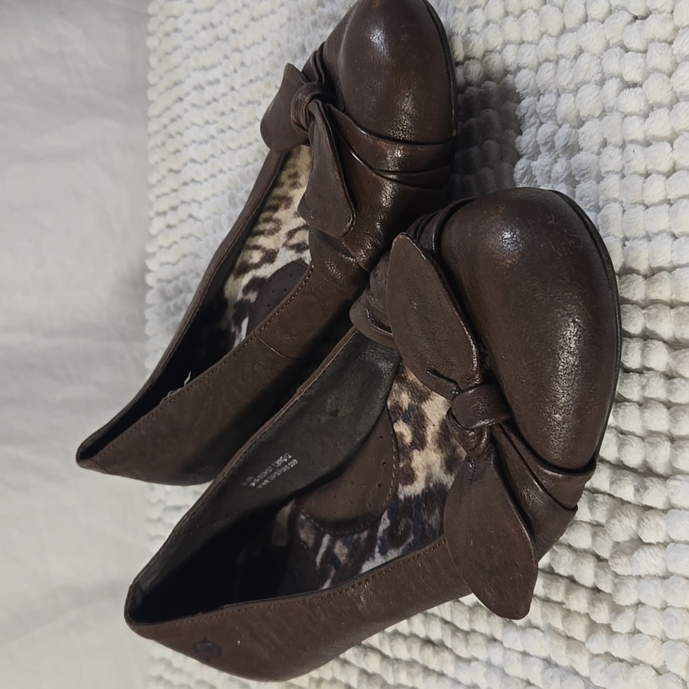 Born Brown Women's Loafers with Bow  Size 7